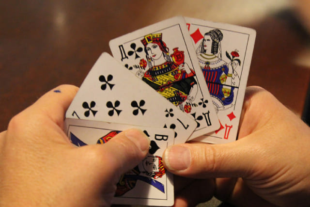 Как играть в карточного 